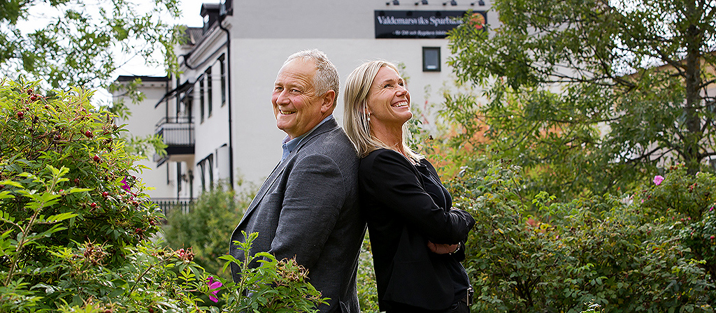 Roger Östling, marknadschef, och Caroline Rundqvist, bankvärd